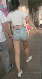 细腰宽大臀小妹