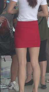 极品红裙深内痕小少妇