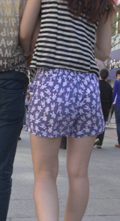 性感丰臀白腿小少妇