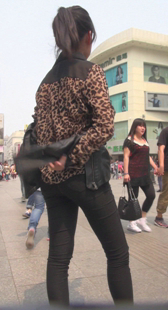 大屁股打底裤成熟少妇