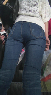 极品靓丽美少女难以想像巨臀