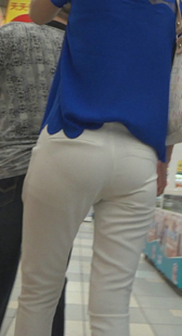 超市性感白裤深内痕