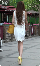 神仙MM再次现身,露背好性感