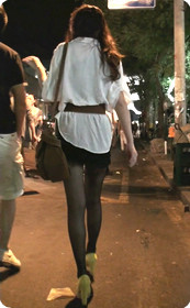 穿黑丝的少妇,和男人找宾馆开房