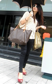 少妇紧身牛仔,男人都喜欢