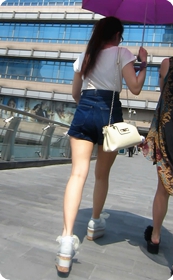 女孩子有点小肚子摸起来很舒服,有没有