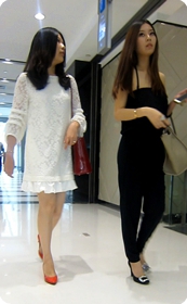 连衣裙透透的感觉都可以看到里面的内衣了