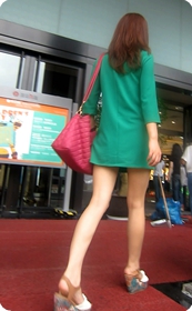 找女朋友就这样子的好,省布料省时间