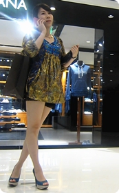 不穿裤子了,直接穿安全裤就出来了