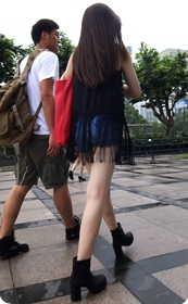 若隐若现的裙子,看起来是不是更刺激