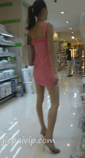 商场粉裙小骚货