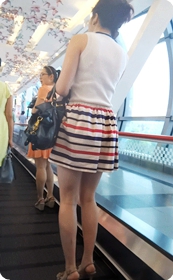 街拍花裙子极品少妇,准备流口水吧