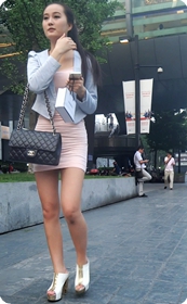 街拍极品少妇,人间尤物