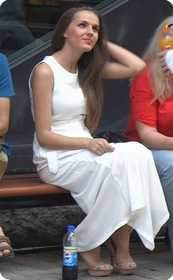 为什么她在唱歌我就感觉她在吃什么东西