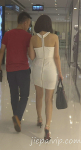 性感白色包臀少妇