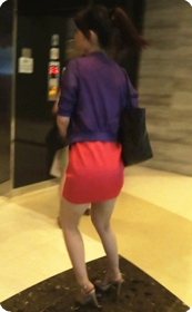 裙子再短点都跟腰带快分不清了