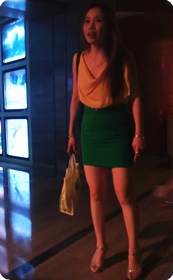 电影院里的丰满超短裙少妇