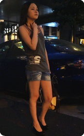 街拍小热裤高跟鞋漂亮美眉