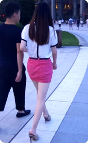 超短裙美眉,魔鬼身材天使脸庞