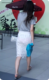 这裙子好内裤的颜色轮廓看的一清二楚