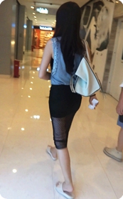 若隐若现的网格裙子,看起来是不是更诱惑些