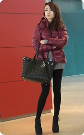 厚丝的气质MM,真想把她按床上啊,哈哈