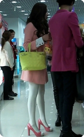 粉色短裙的白丝搔货