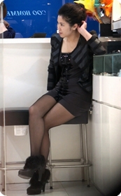 黑丝包臀少妇又出来诱惑你了