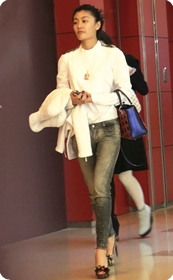 极品豹纹高跟,紧身牛仔气质少妇