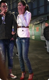 职业OL,红色高跟鞋,蓝色紧身牛仔美女