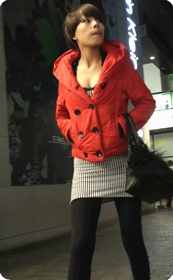 短发小搔货虽然瘦也想露一露她那对小奶子