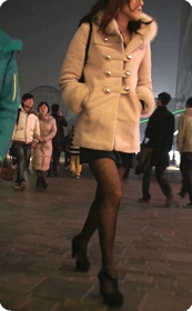 黑丝MM笑的号灿烂啊