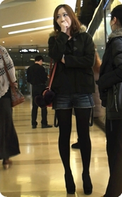 紧身裤少妇穿这么紧傍大款成功