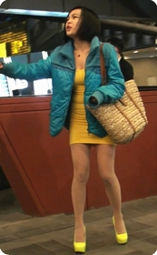 黄色高跟鞋,紧身包臀的美腿小搔货