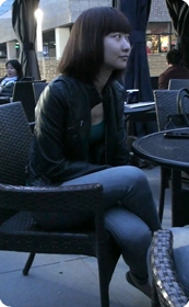 最极品的紧身牛仔MM,屁股那叫一个大一个翘啊,还被大款当 …