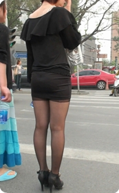 丰满的黑丝搔货