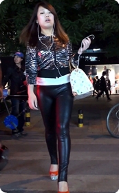 黑色紧身皮裤的高跟丰满搔货