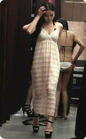 看大奶搔货刘笑汐在台下是如何的风搔