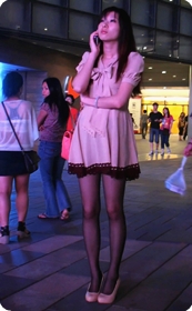 清纯MM却有一双性感的黑丝美腿