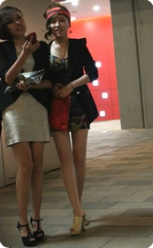 这俩美女你喜欢哪个