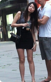 清纯美女的包臀紧身短裙