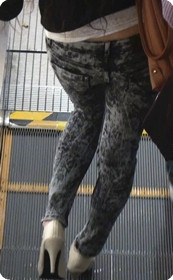 牛仔少妇水蛇腰