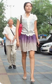 下班途中的女白领