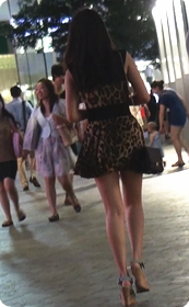 豹纹很魅惑,吸引众目光