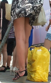 风大的日子不适合穿裙子