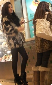 漆皮紧身裤,貂毛大衣