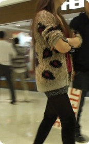 街拍2个黑丝合集,超有气质