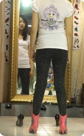 街拍美女换衣被发现