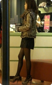 黑色超短裙黑丝少妇