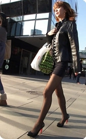 少妇的黑丝美腿